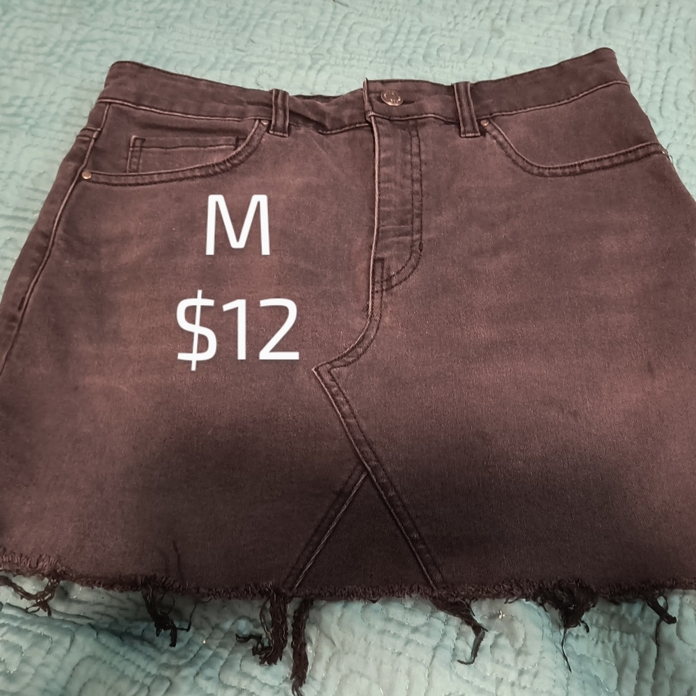 Frayed Hem Black Mini Skirt